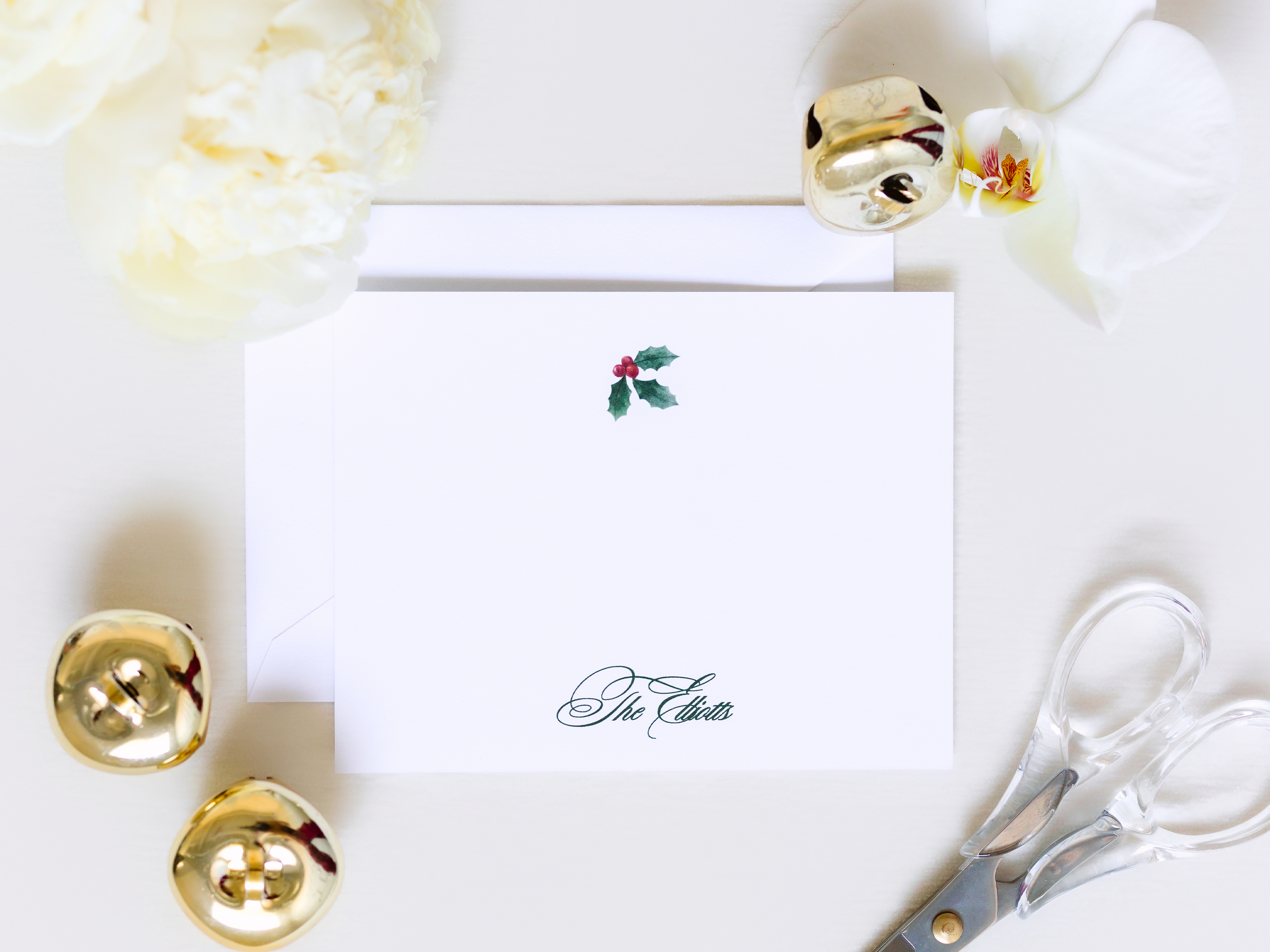 Personalized Holly Berry Christmas Stationery | Elegant Holiday A2 Notecards with Envelopes | Custom Family Name Cards | Set of 10